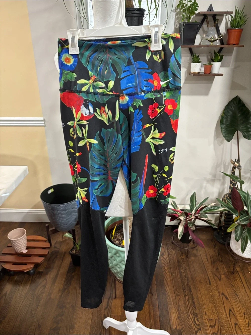 Nike power high rise 7/8 tropical print mesh leggings size M